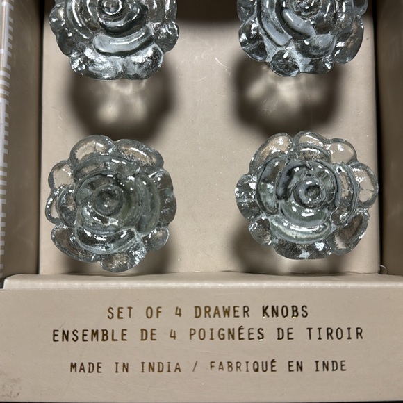 SET OF 4 DECORATIVE HANDCRAFTED IN INDIA GLASS DRAWER KNOBS - Picture 4 of 17